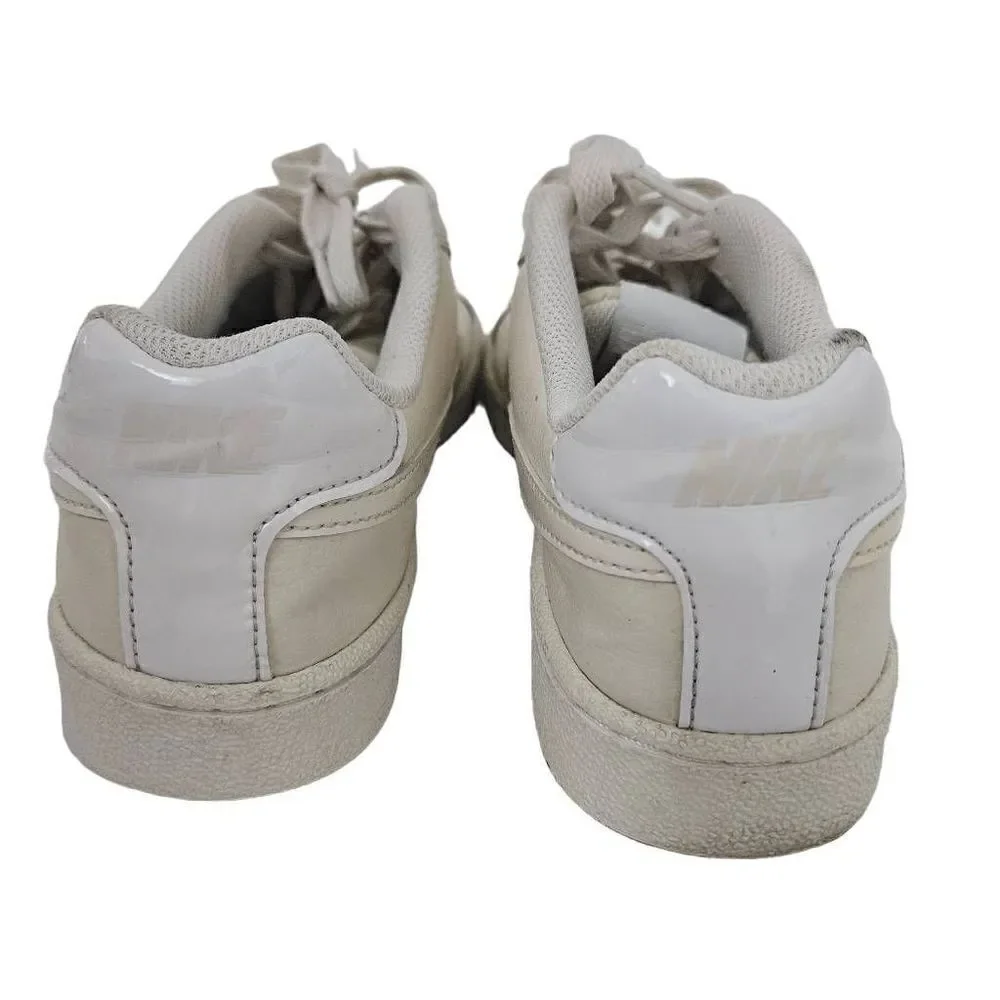 Nike cream shies for women